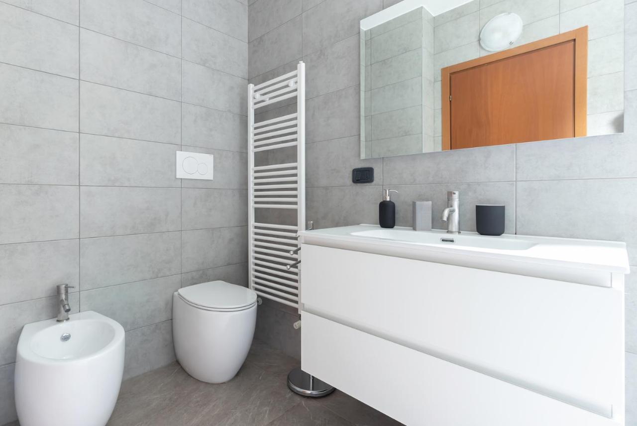 Apartament 20Mins From Duomo - Renovated Apt Near City Center Mediolan Zewnętrze zdjęcie